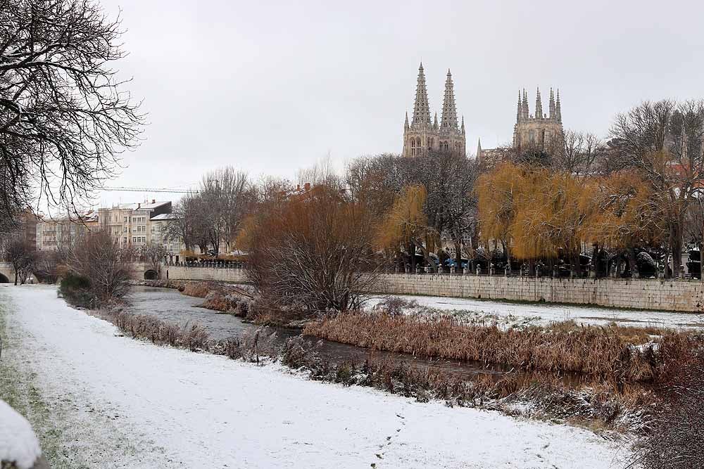 Aquí os dejamos unas imágenes sobre el paso del temporal de nieve por la provincia de Burgos