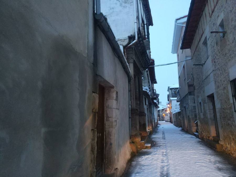 Aquí os dejamos unas imágenes sobre el paso del temporal de nieve por la provincia de Burgos