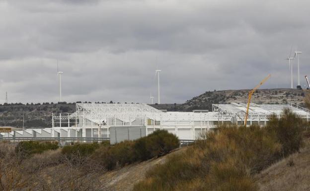 Aspecto desde la autovía de Palencia de la nueva ampliación de Renault. 