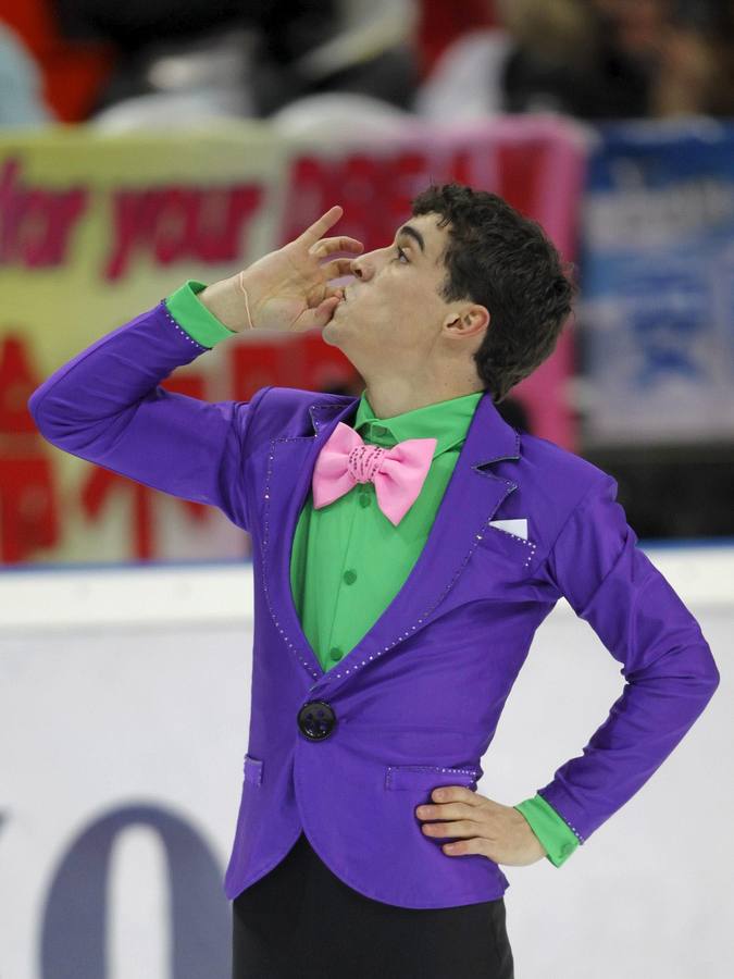 El patinador JAvier Fernández siempre ha destacado por lucir un vestuario de lo más original. De pirata, de 'SuperJavi', de payaso, de torero...