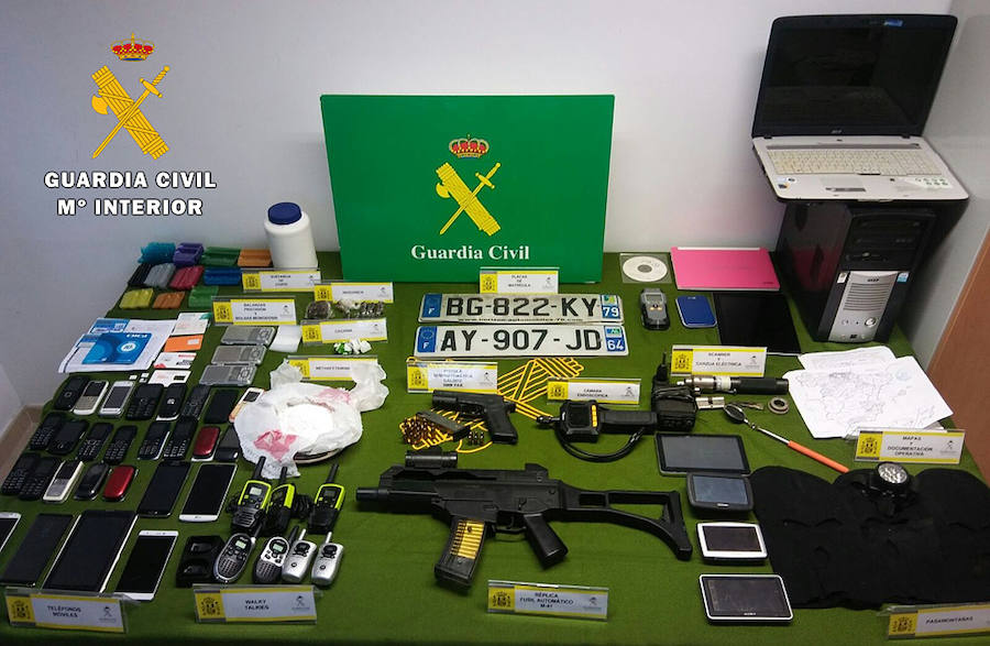 La Guardia Civil desarticula un peligroso grupo criminal especializado en robos a mano armada, al que se le imputa el robo cometido el pasado mes de diciembre en una sucursal bancaria de Arija.
