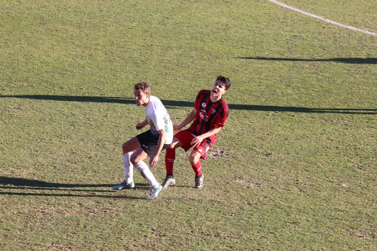 Una selección de las imágenes del choque entre el Burgos C y el Arenas de Getxo.