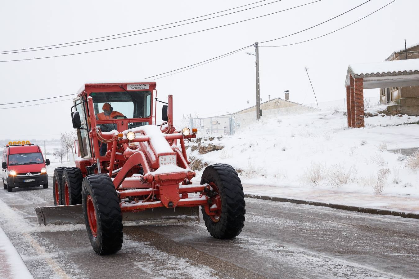 Temporal de nieve y hielo en Tardobispo, en la provincia de Zamora.