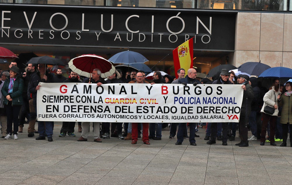 Fotos: Policías nacionales y guiardias civiles se manifiestan en Burgos