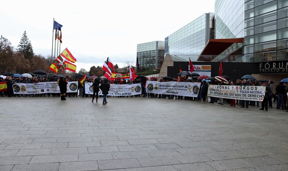 Fotos: Policías nacionales y guiardias civiles se manifiestan en Burgos