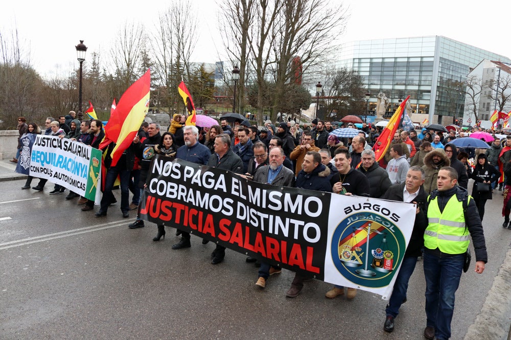 Fotos: Policías nacionales y guiardias civiles se manifiestan en Burgos