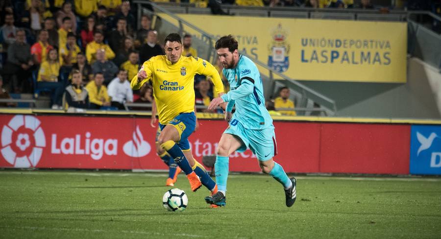 Inesperado empate en Las Palmas del Barcelona antes de recibir al Atlético. La distancia con el segundo es ahora de cinco puntos en la clasificación. Mal partido de los azulgrana donde Calleri igualó el gol de Messi desde el punto de penalti.