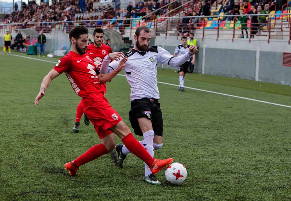 Fotos: El Burgos CF cae ante el Gernika
