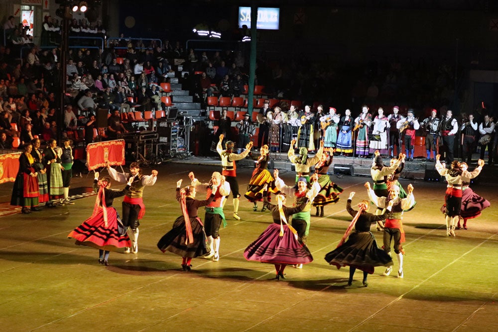 El Polideportivo de El Plantío se ha vuelto a llenar para dar la bienvenida a la primavera en el Festival de Las Marzas