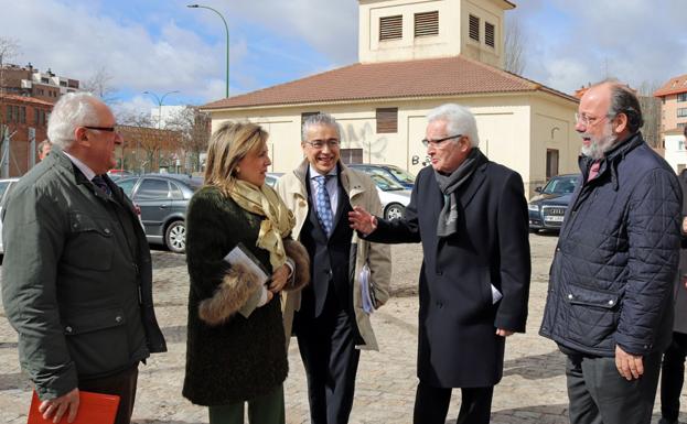 Salgueiro ha visitado los almacenes de Cruz Roja en Burgos