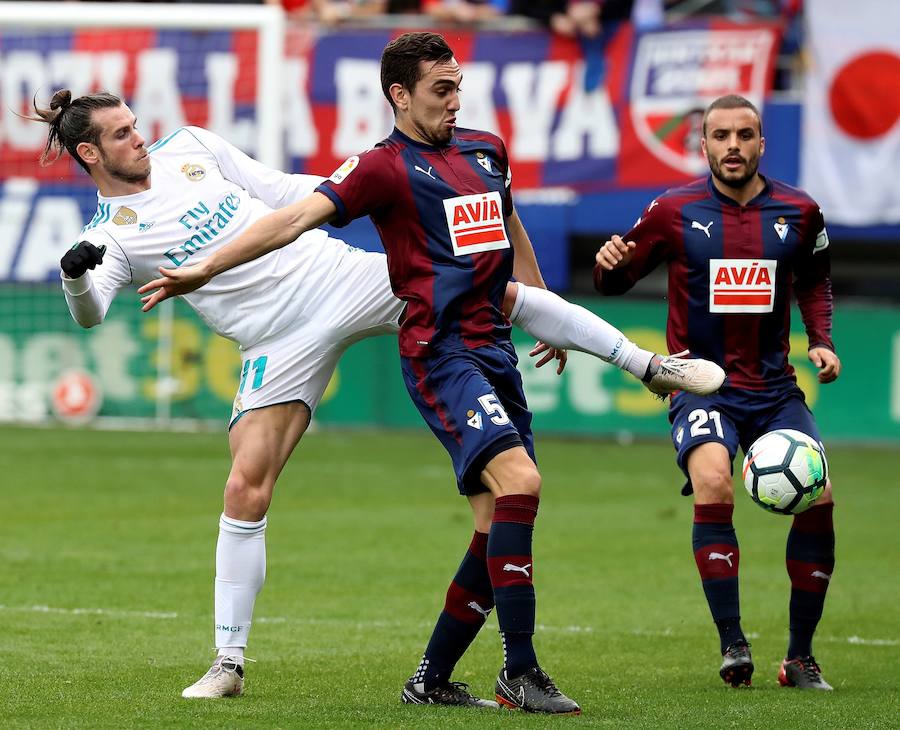 El Real Madrid consigue una sufrida victoria en Eibar de la mano de un Cristiano Ronaldo que con dos goles confirma su buen estado de forma.