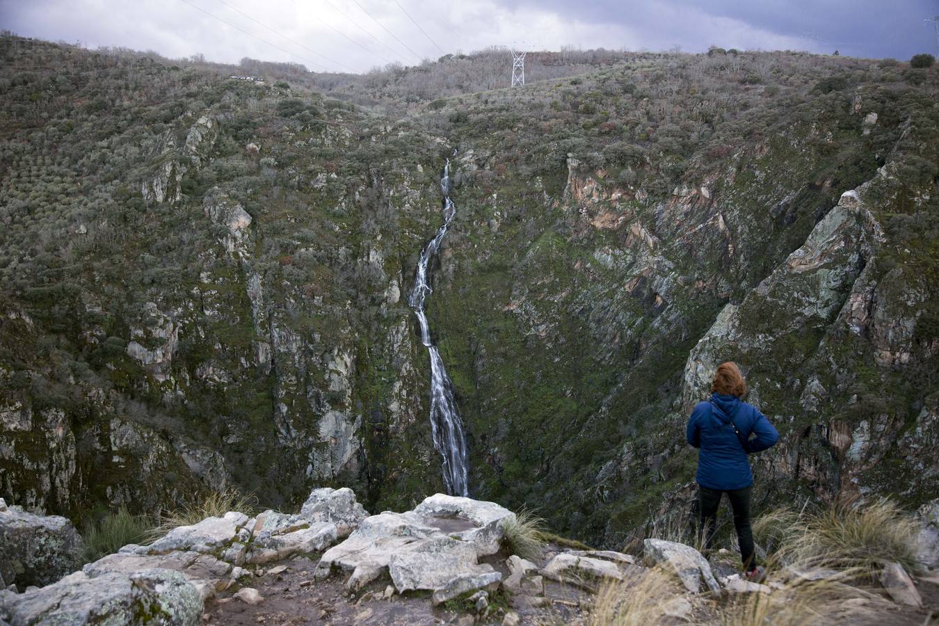 El Pozo de los Humos, desde la localidad salmantina de Pereña.