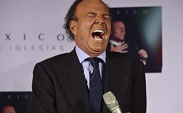 Julio Iglesias. 