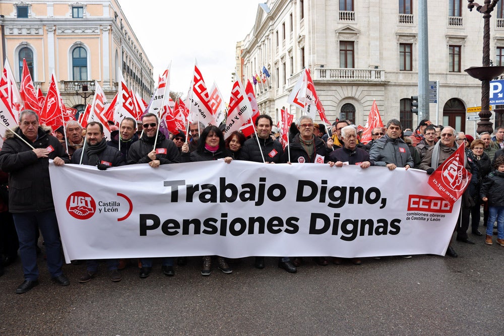 Fotos: Más de 4.000 burgaleses se manifiestan por unas pensiones dignas