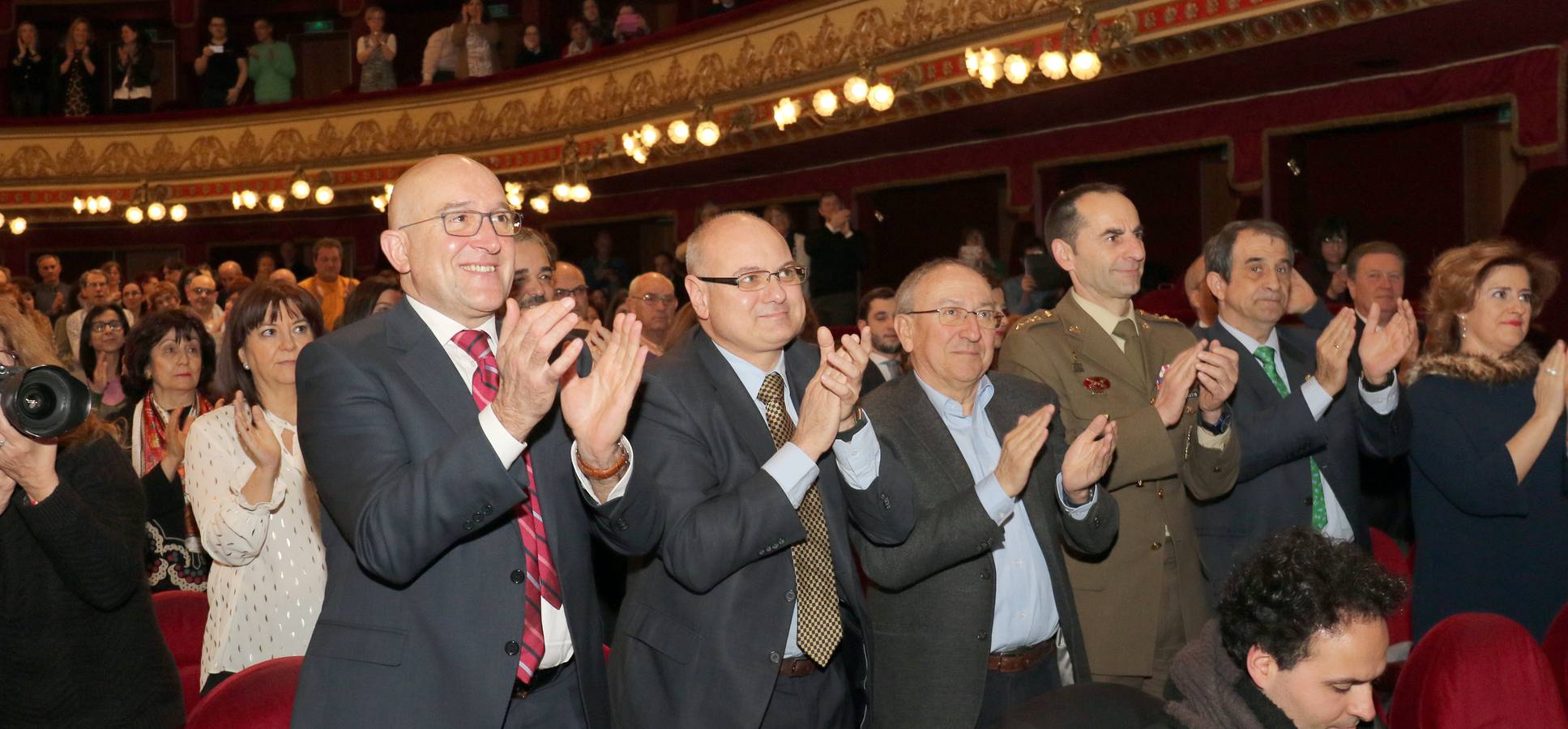 Fotos: Concha Velasco recibe la Medalla de Oro de Valladolid