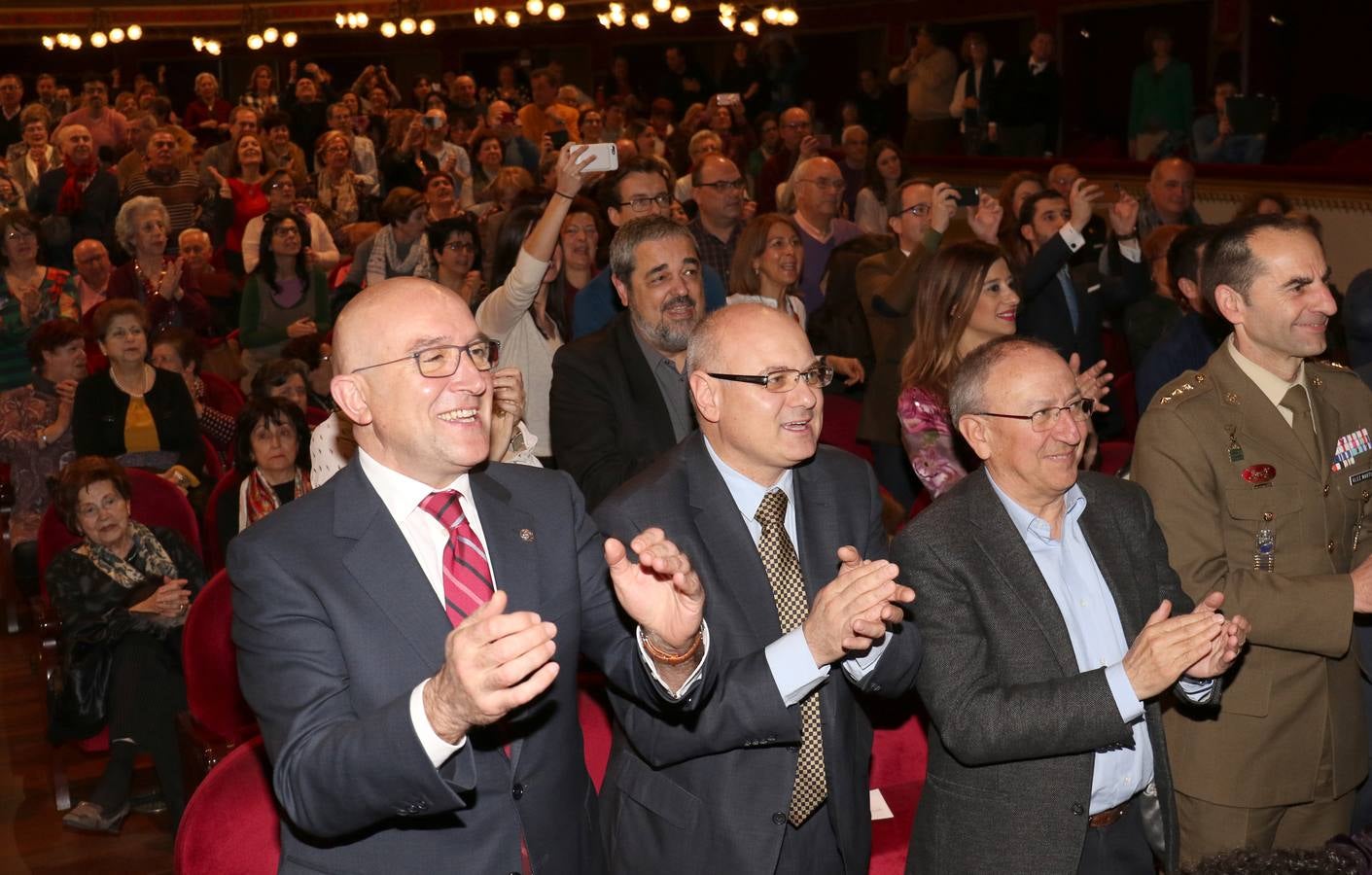 Fotos: Concha Velasco recibe la Medalla de Oro de Valladolid