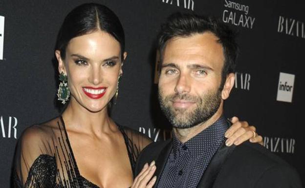 Alessandra Ambrosio y Jamie Mazur, antes de su ruptura. 