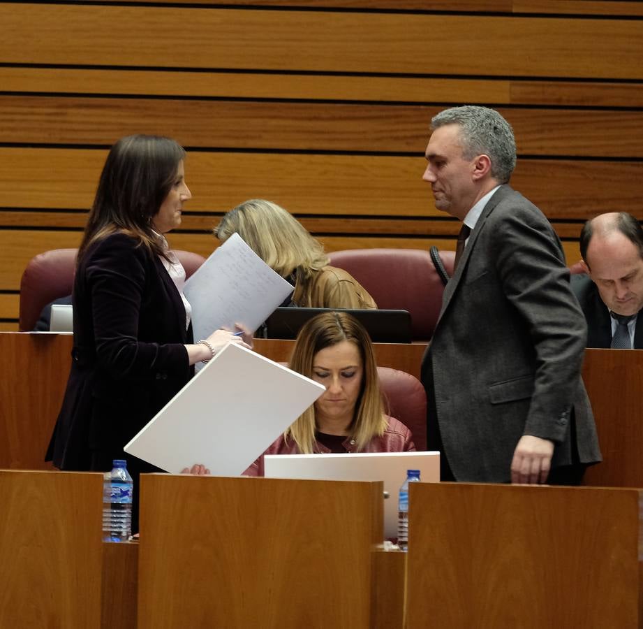 El presidente de la Junta de Castilla y León, Juan Vicente Herrera, ha tendido la mano una vez más para cerrar acuerdos de comunidad en torno a la ordenación del territorio y la reforma del Estatuto de Autonomía