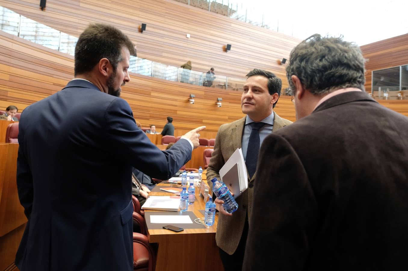 El presidente de la Junta de Castilla y León, Juan Vicente Herrera, ha tendido la mano una vez más para cerrar acuerdos de comunidad en torno a la ordenación del territorio y la reforma del Estatuto de Autonomía