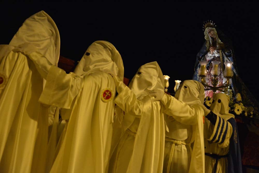 Fotos: Procesión de la Virgen de las Angustias