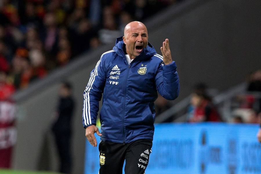 La selección que dirige Julen Lopetegui apabulló a Argentina en su estreno en el Wanda Metropolitano (6-1) con un 'hat-trick' de Isco y tantos de Diego Costa, Thiago y Aspas.