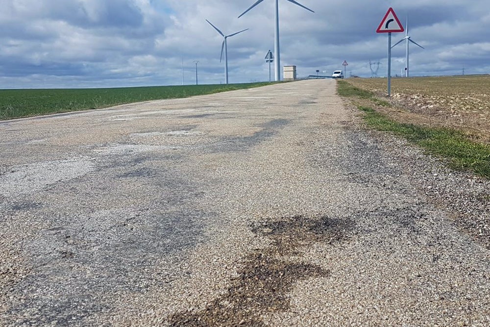Los daños por nieve, lluvia o hielo agravan problemas previos en las calzadas