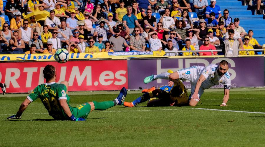 Con la mente puesta en el duelo europeo ante la Juventus y varias rotaciones, el Real Madrid superó a Las Palmas con dos tantos de Gareth Bale y uno de Karim Benzema.