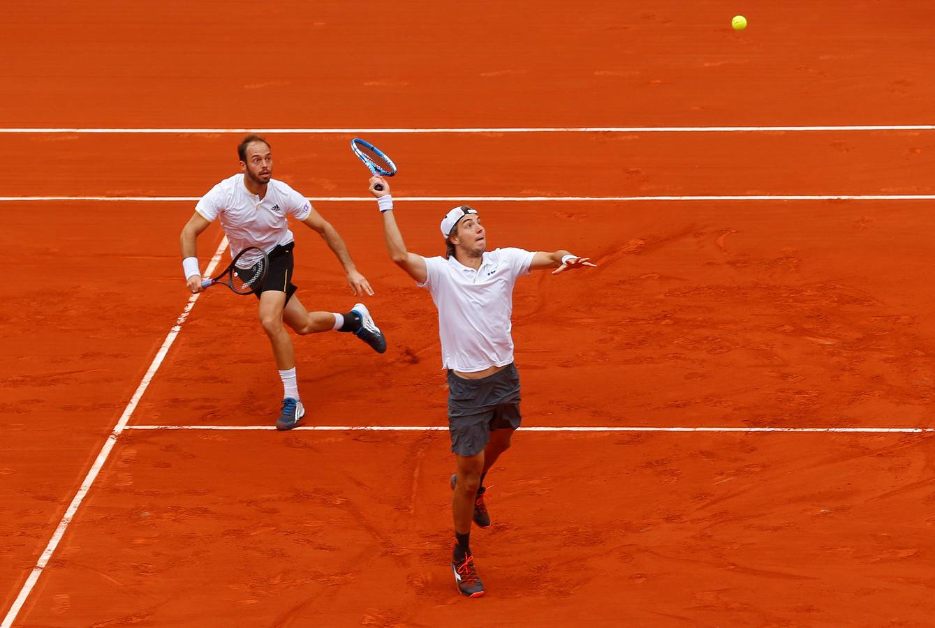 El punto de dobles lo han disputado Feliciano López y Marc López, por parte de España y Jan-Lennard Struff y Tim Puetz, por Alemania. 