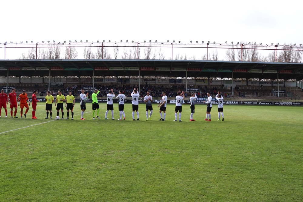 Una selección de las mejores imágenes del choque entre el Burgos CF y el CD Izarra.