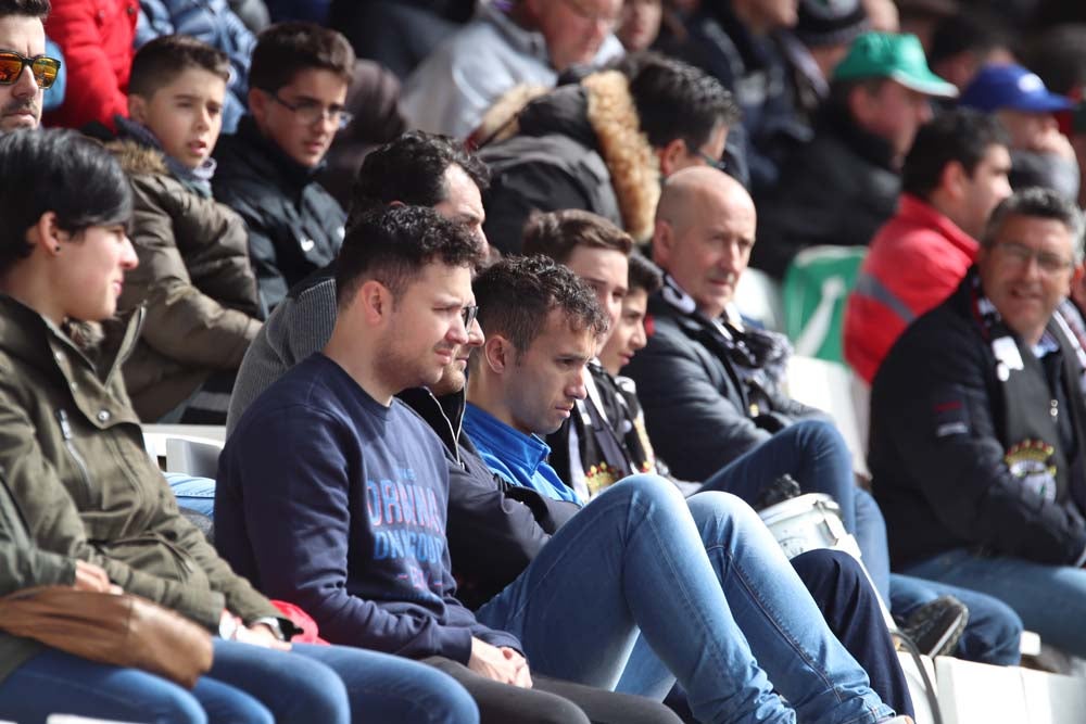 Una selección de las mejores imágenes del choque entre el Burgos CF y el CD Izarra.