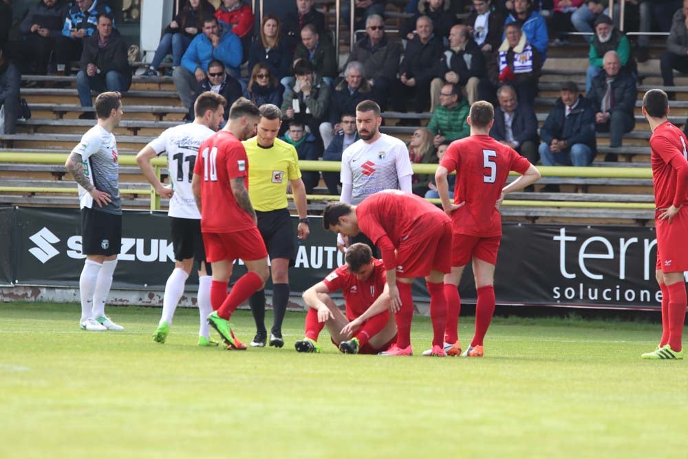 Una selección de las mejores imágenes del choque entre el Burgos CF y el CD Izarra.