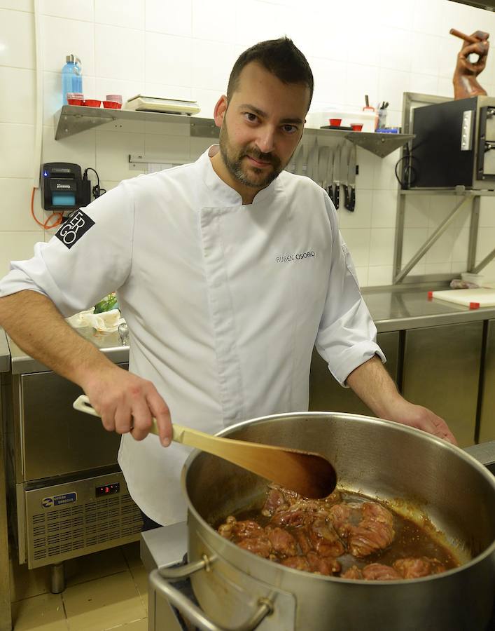Rubén Osorio, chef del restaurante 'Ergo', de Miranda de Ebro, es el único representante de Castilla y León en el certamen del VII Concurso Cocinero del Año.