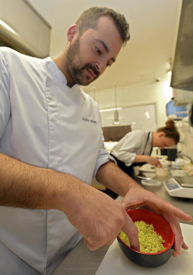 Rubén Osorio, chef del restaurante 'Ergo', de Miranda de Ebro, es el único representante de Castilla y León en el certamen del VII Concurso Cocinero del Año.