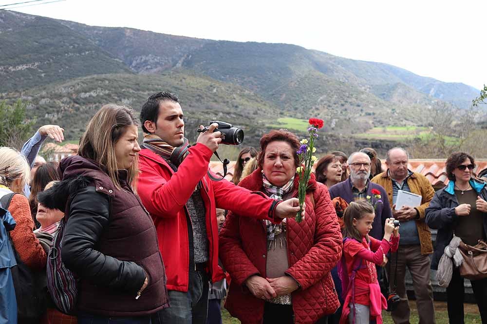 Fotos: Entrega de los restos de cuatro represaliados en Valdenoceda