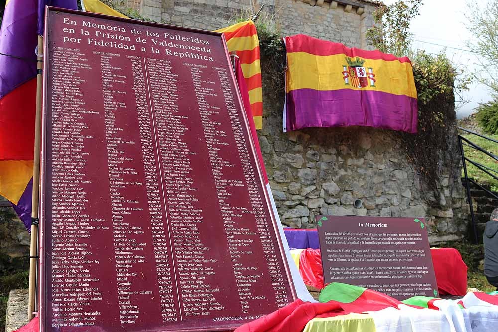 Fotos: Entrega de los restos de cuatro represaliados en Valdenoceda