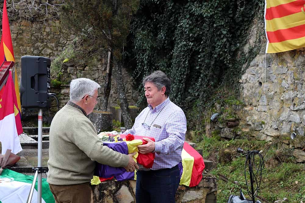 Fotos: Entrega de los restos de cuatro represaliados en Valdenoceda