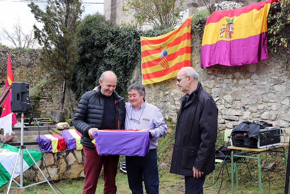 Fotos: Entrega de los restos de cuatro represaliados en Valdenoceda