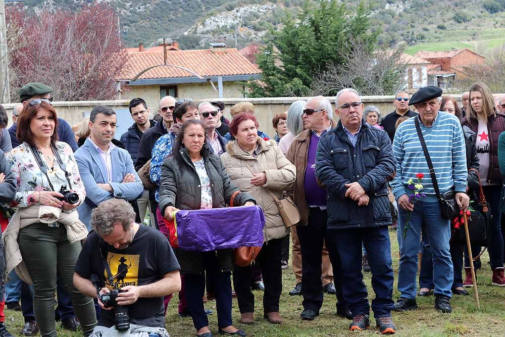 Fotos: Entrega de los restos de cuatro represaliados en Valdenoceda