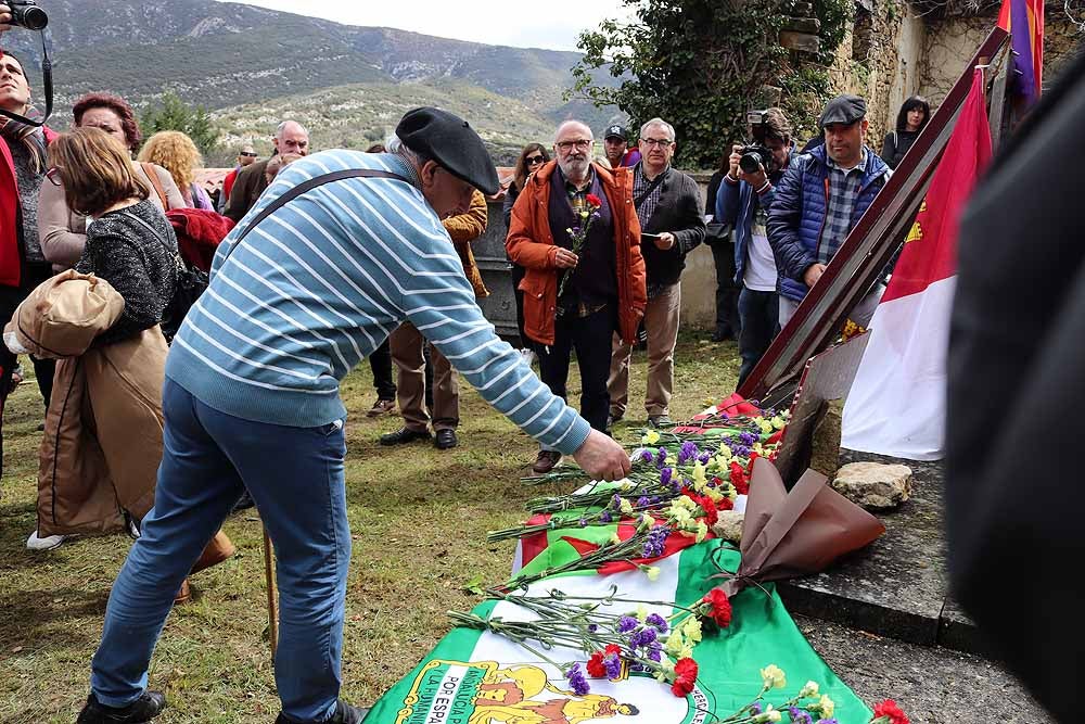 Fotos: Entrega de los restos de cuatro represaliados en Valdenoceda