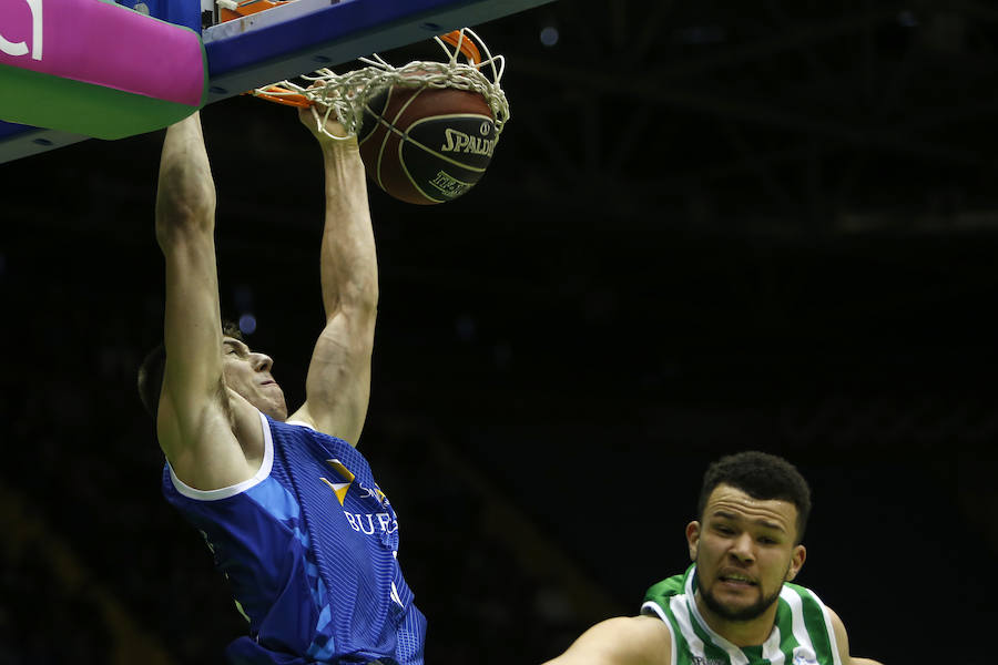 Fotos: Las imágenes del Betis - San Pablo Burgos