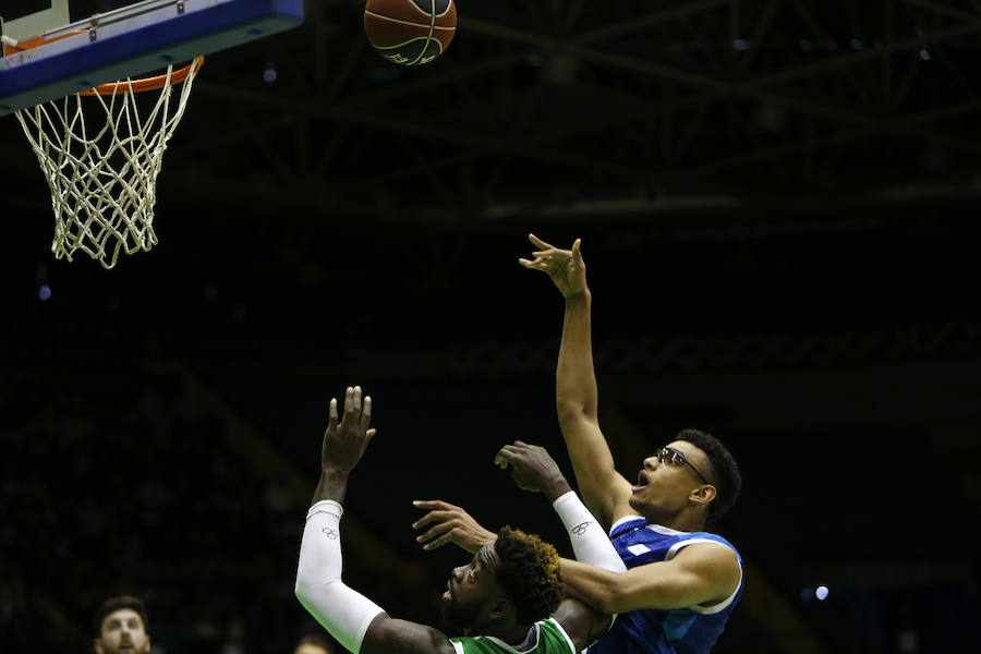 Fotos: Las imágenes del Betis - San Pablo Burgos
