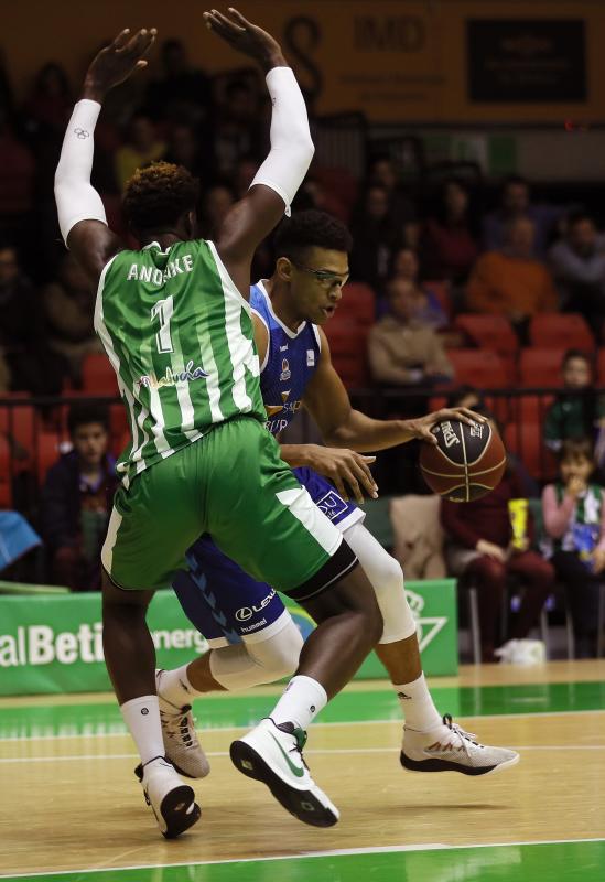 Fotos: Las imágenes del Betis - San Pablo Burgos