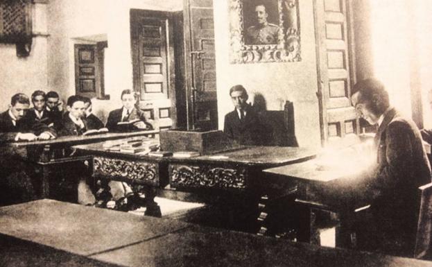 Lectores en la Biblioteca de la Casa de Cervantes, en 1918. 