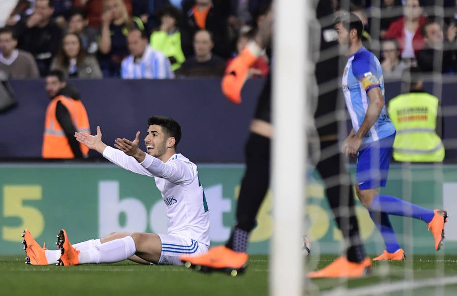 El Real Madrid consigue la victoria en La Rosaleda, gracias a los tantos de Isco y Casemiro. El Málaga marcó el gol del honor en el último minuto del encuentro