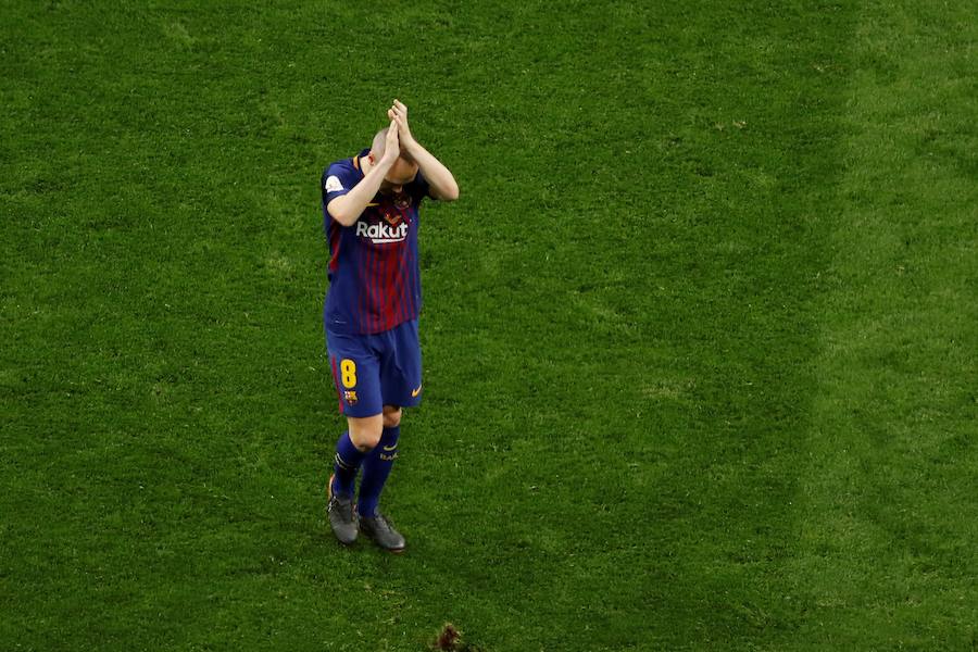 Andrés Iniesta se despidió de la Copa del Rey de la mejor manera posible, levantando el trofeo de campeón y realizando un auténtico partidazo que incluyó un gran gol marca de la casa.