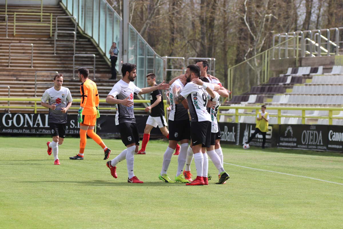 Una selección de las mejores imágenes de la victoria del Burgos CF frente al CD Vitoria.