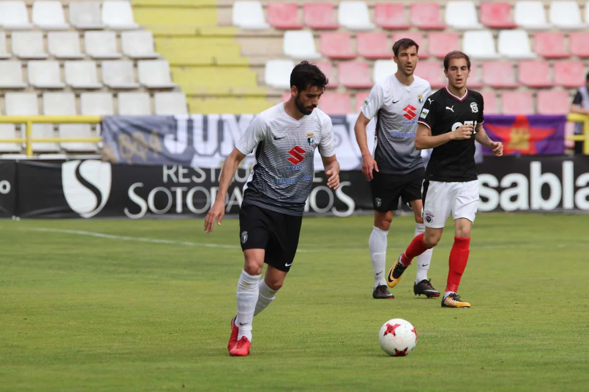 Una selección de las mejores imágenes de la victoria del Burgos CF frente al CD Vitoria.