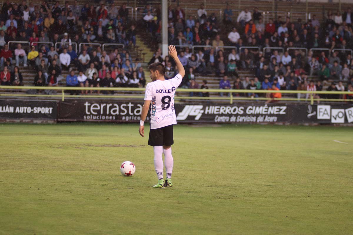 Una selección de las mejores imágenes de la victoria del Burgos CF frente al CD Vitoria.