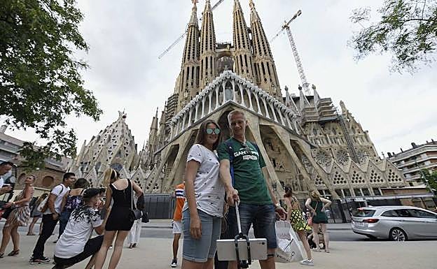 Los extranjeros elevan la población española por segundo año consecutivo