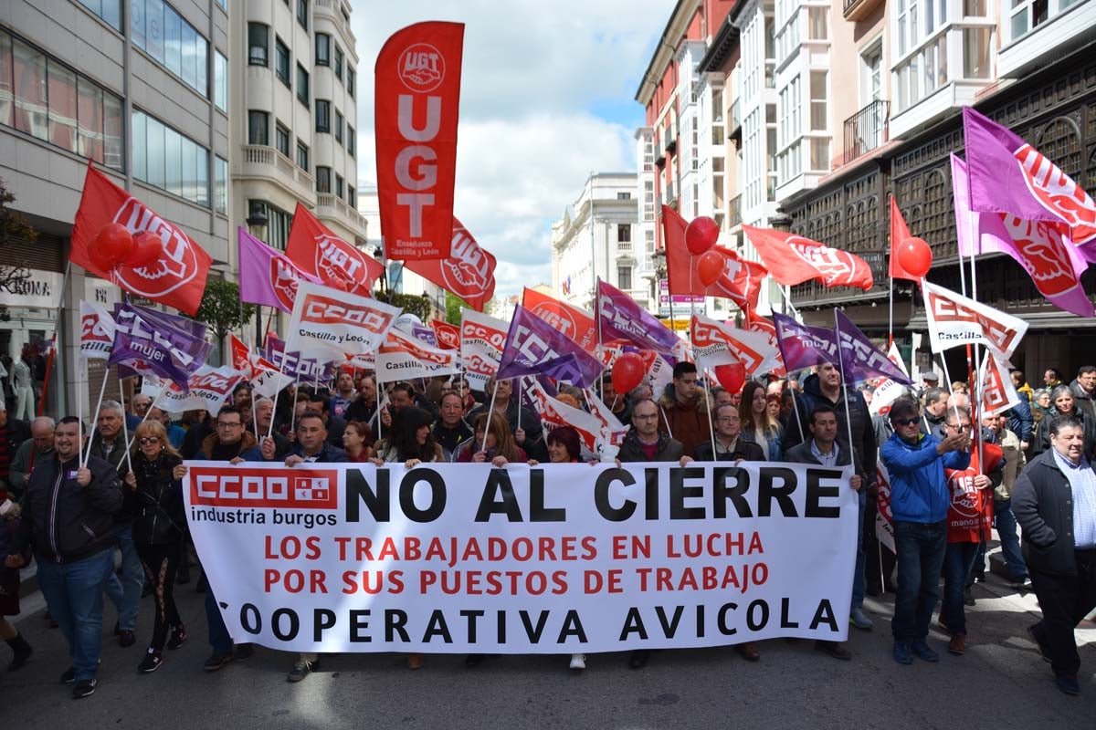 Alrededor de 1.500 personas secundan la movilización convocada por los sindicatos mayoritarios.